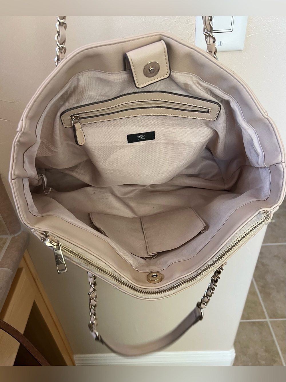 Quilted Chain-Handle Tote Bag - Beige - Picture 3 of 6